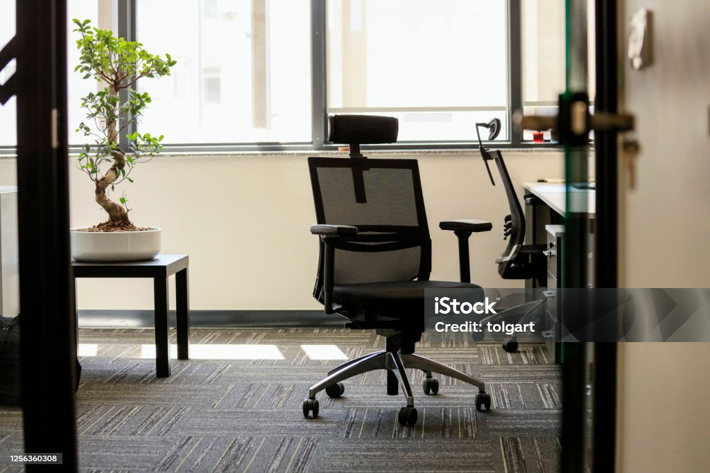 Marco Office Table